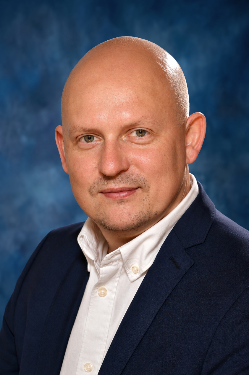 Kontakt - Polmil - więcej niż opieka Kamil Laszyca