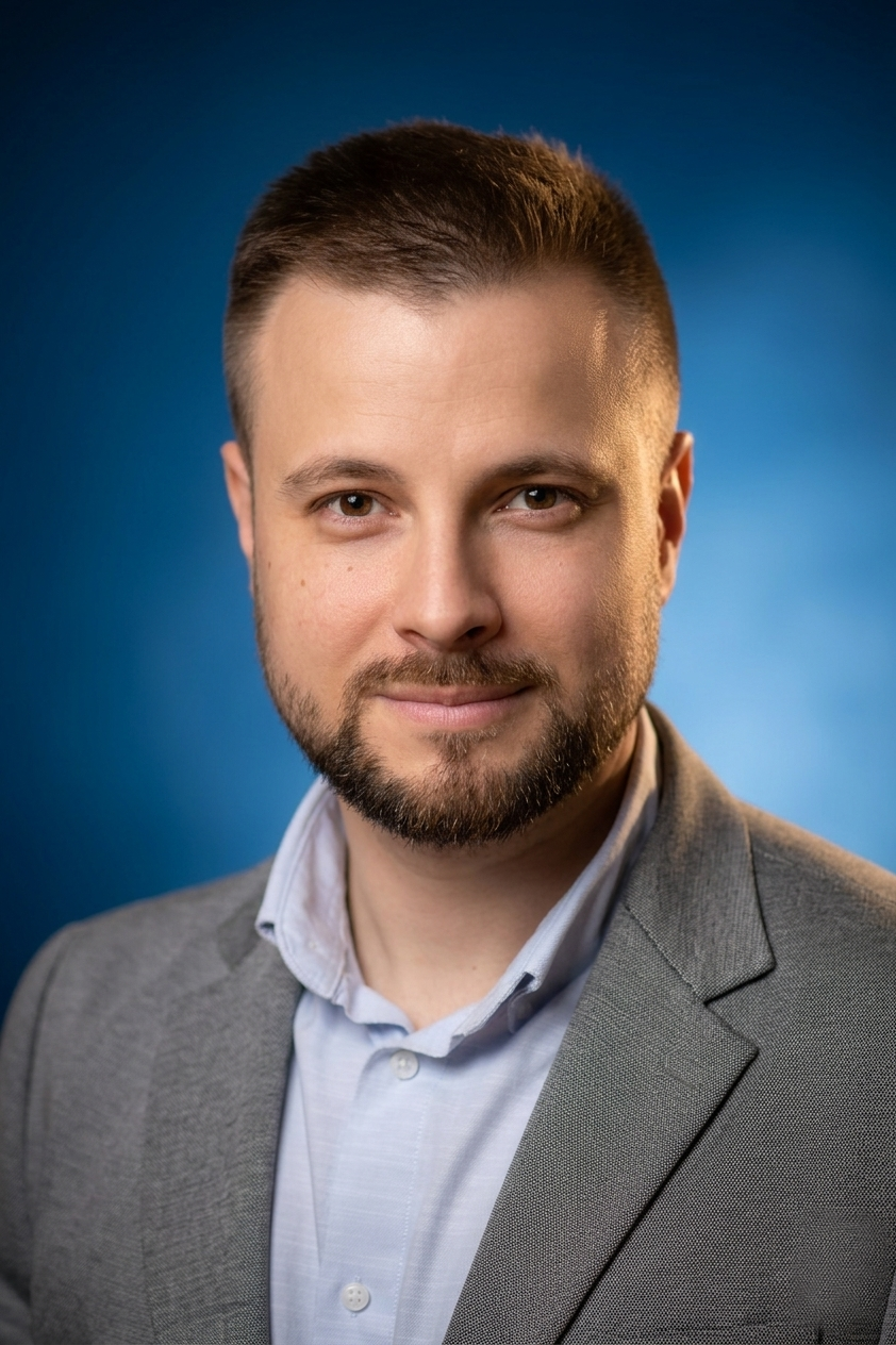 Kontakt - Polmil - więcej niż opieka Marcin Sikorski